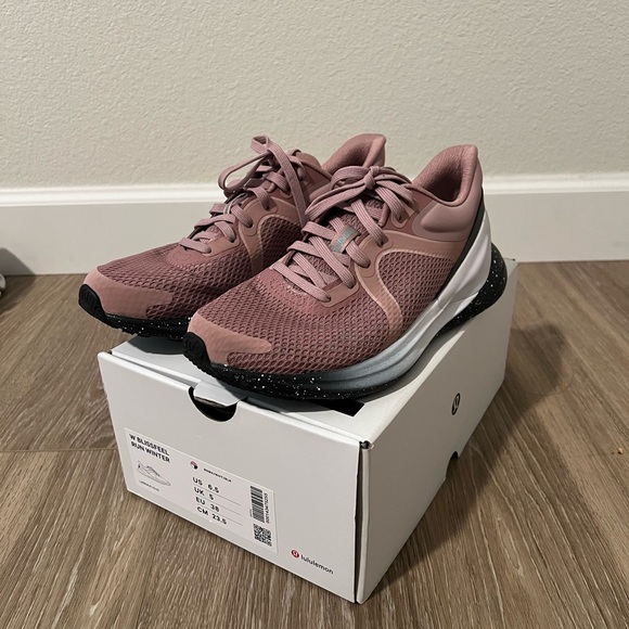 Lululemon Blissfeel running shoes Women's sz 6.5 - Picture 5 of 9
